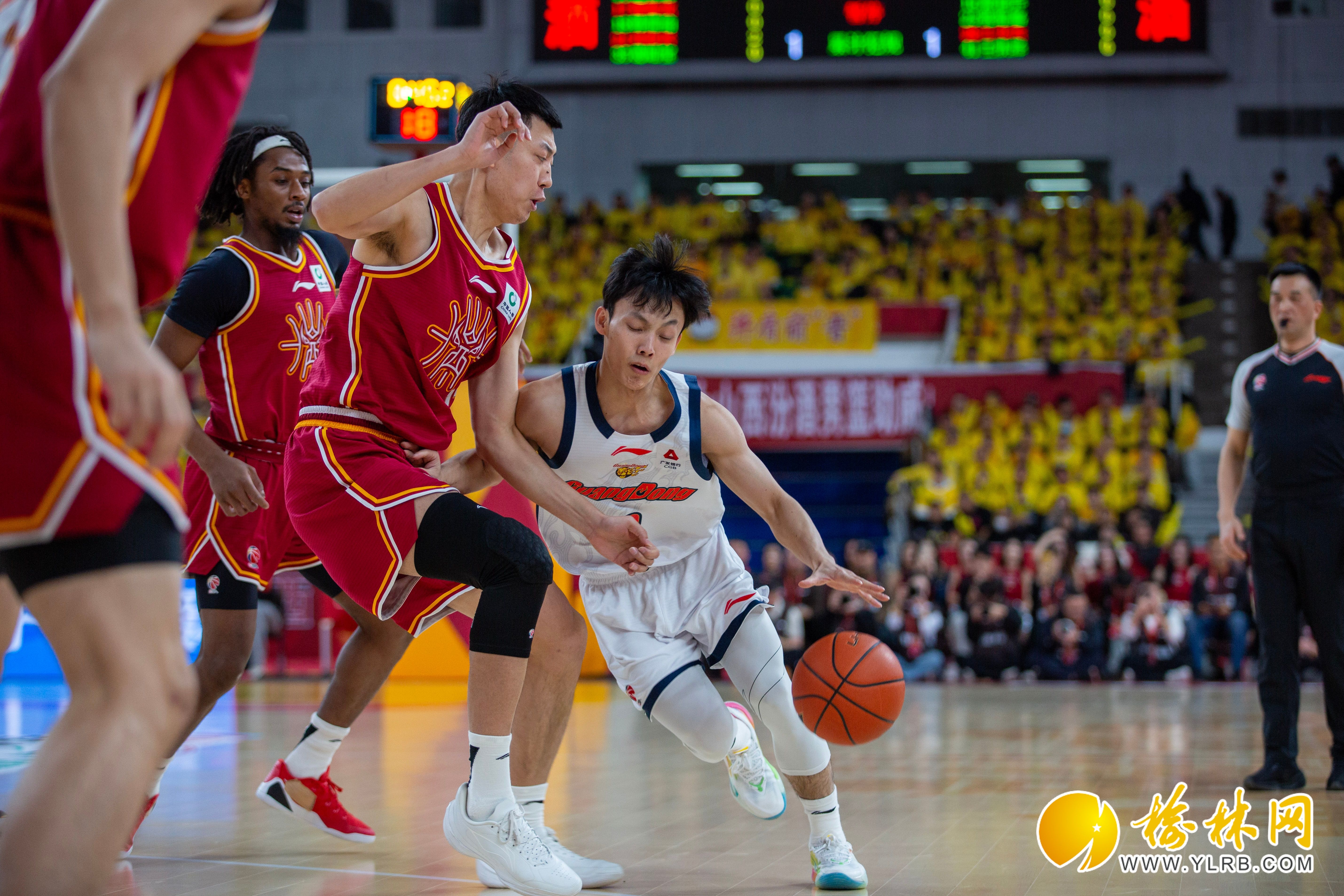包含今夜广东宏远备战法甲西汉姆今夜篮板制胜，今晨尤文图斯远射贴柱瞬间刷屏的词条